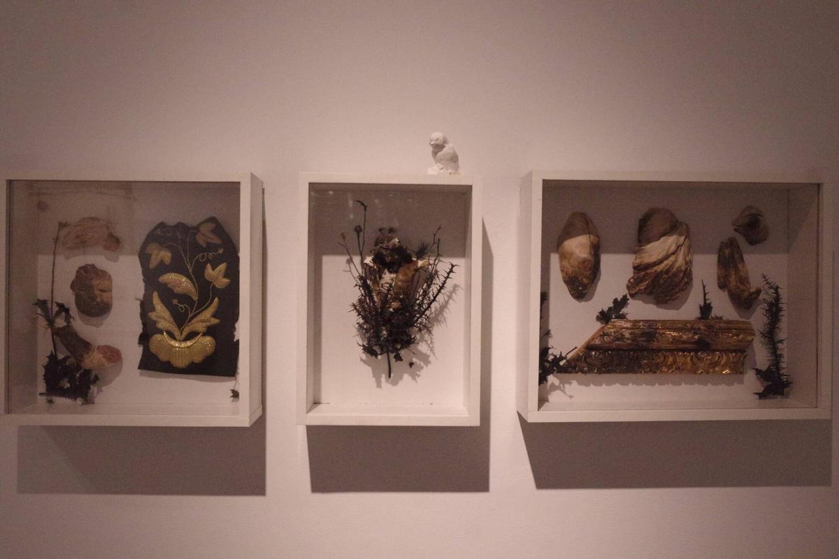 El escultor malagueño José Cano (2004) plantea una lectura emocional de los sucesos de mayo de 1931, 95 años después, en una exposición en la Agrupación de Cofradías