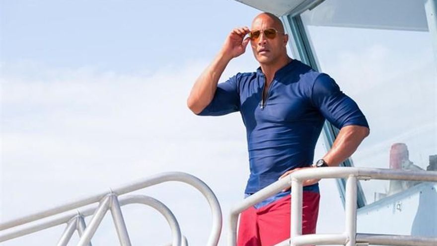 &#039;The Rock&#039; responde a las malas críticas de &#039;Los Vigilantes de la Playa&#039;