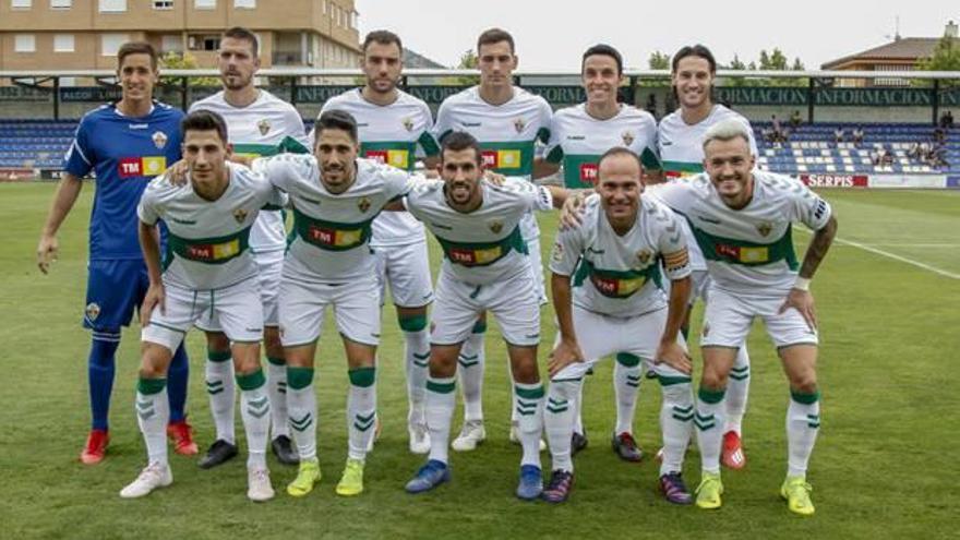 Once inicial del Elche en el amistoso contra el Alcoyano.