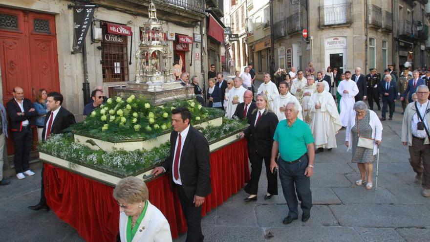 Fervor religioso en la tradicional procesión del Corpus Christi por el centro de la ciudad