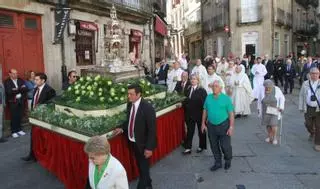 Fervor religioso en la tradicional procesión del Corpus Christi por el centro de la ciudad