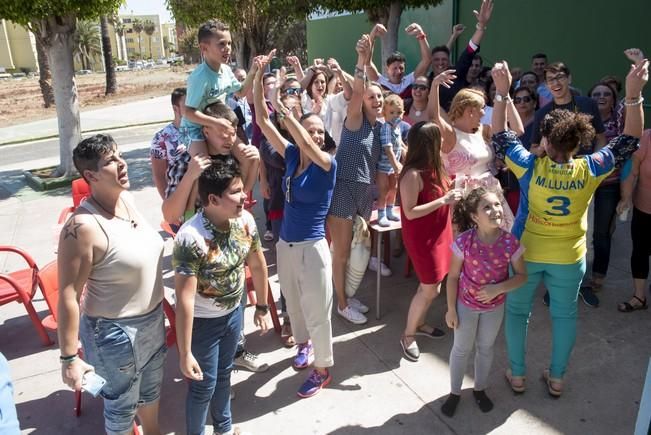 Ambiente en el barrio de las Remudas por el ...