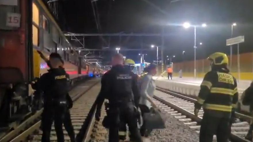 Un choque frontal entre dos trenes en la República Checa deja al menos 4 muertos y 26 heridos
