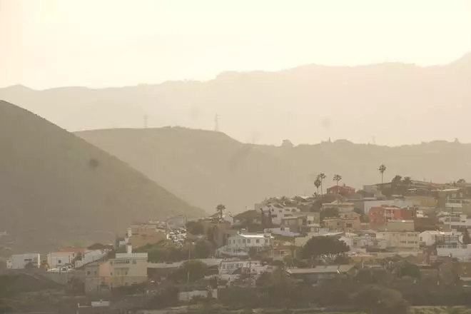 Vistas hacia la cumbre de Gran Canaria con calima (23/02/2026)