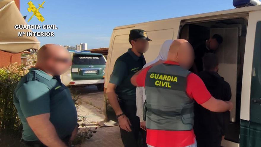 Cinco detenidos por robar en comercios de El Algar