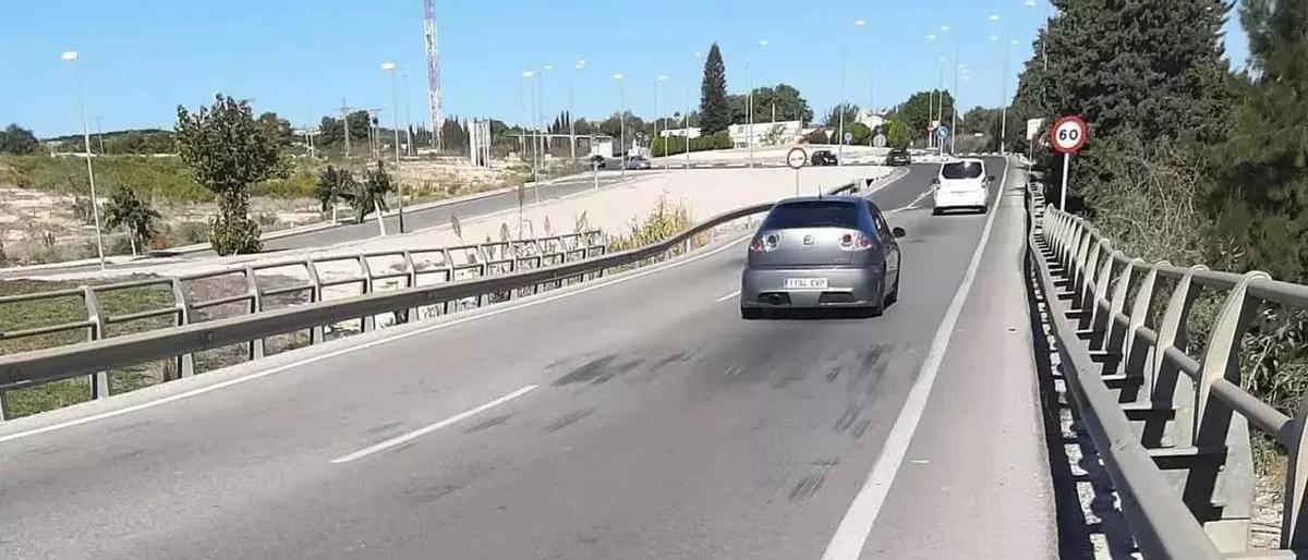 Puente de la CV-95 en Lo Quiles de San Miguel de Salinas que será derribado para construir otro.