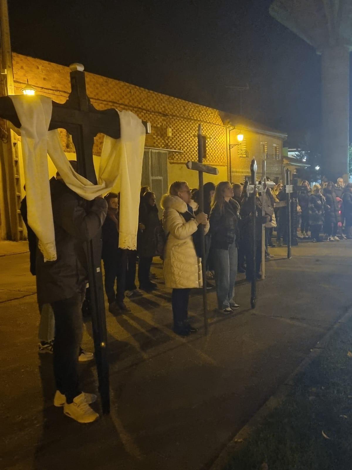 Via Crucis en San Cristóbal de Entreviñas.
