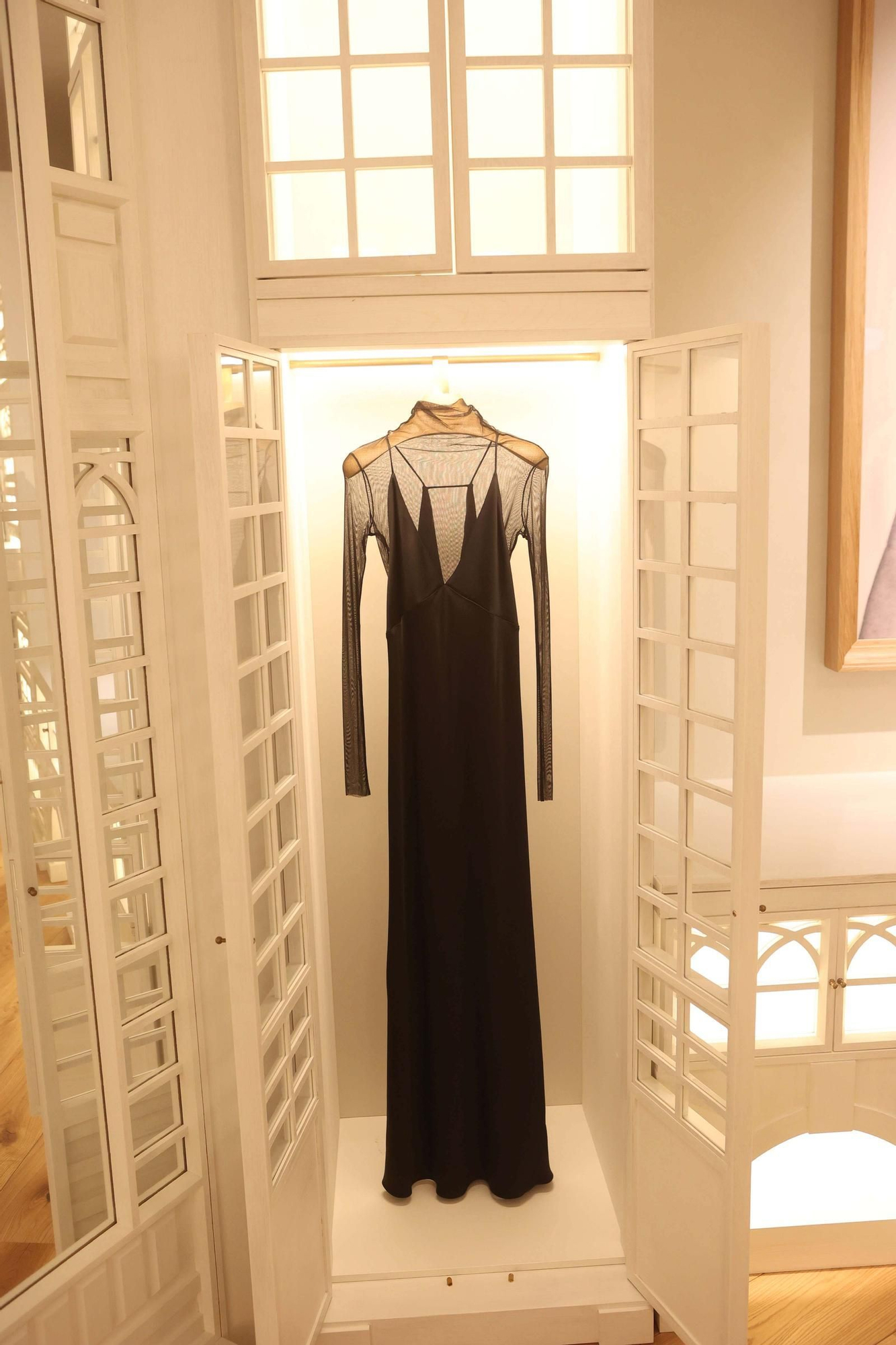 Reinauguración de la primera tienda de Zara: un homenaje a la Marina y una colección exclusiva