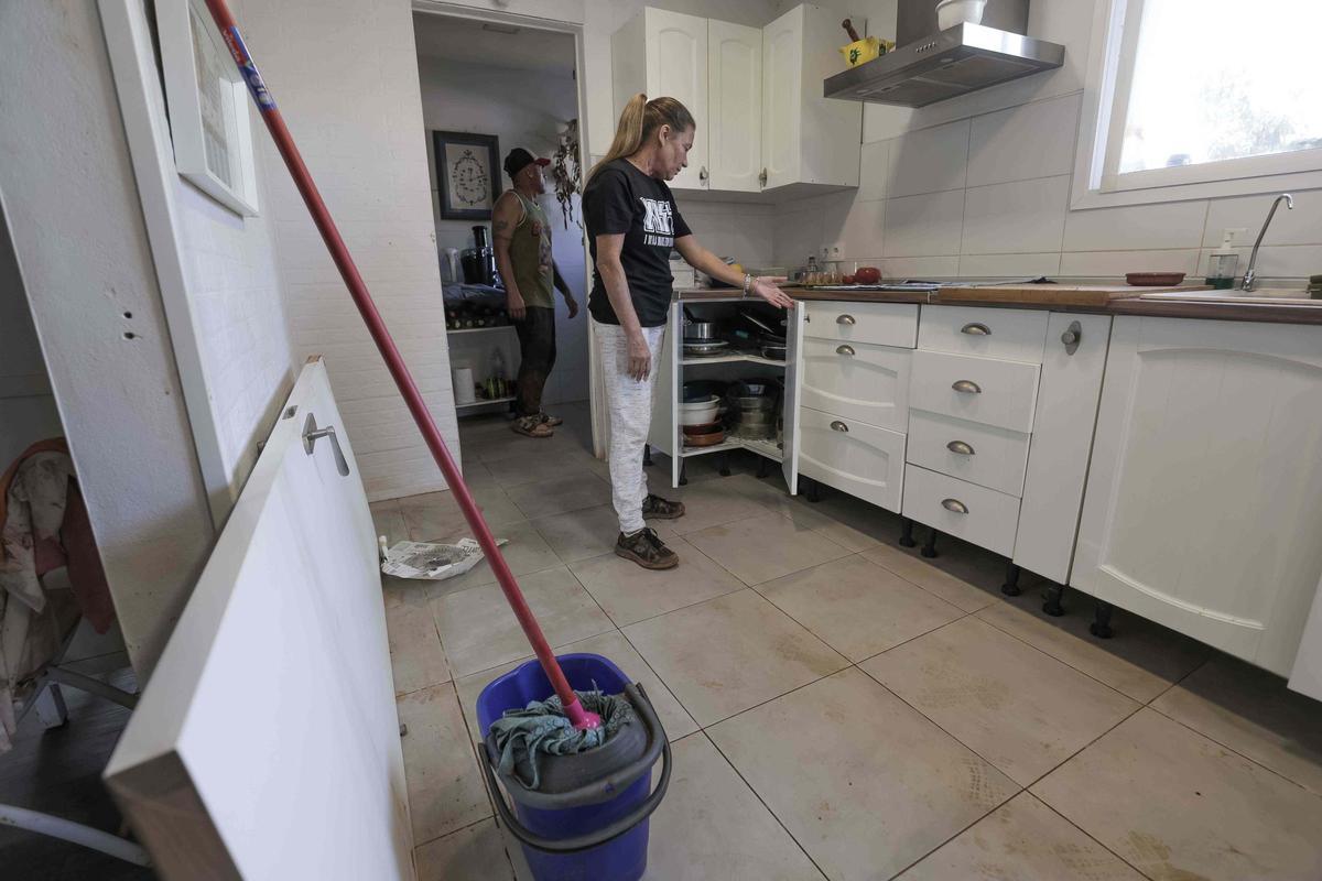 Fotos | Vecinos de Son Reus en Palma lo pierden todo tras el paso de la dana en Mallorca