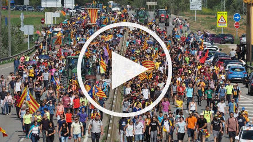 Marxa pacífica de Banyoles a Girona per l&#039;autovia