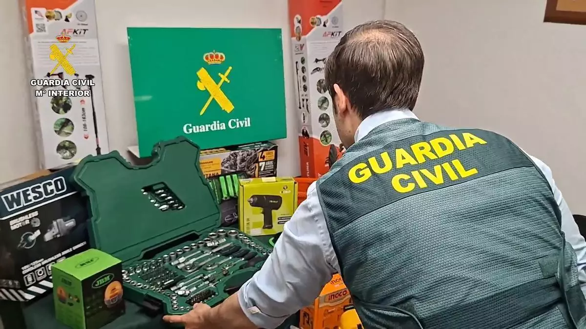 La Guardia Civil arresta a un exempleado de una empresa de Salas por estafa continuada y usurpación de identidad
