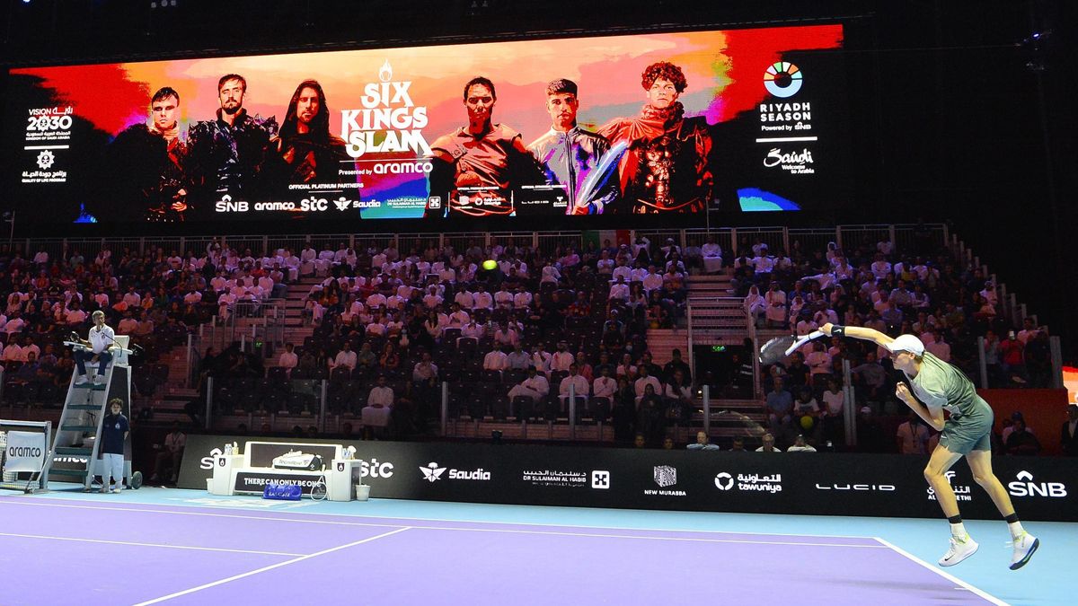 Jannik Sinner, durante uno de sus partidos en el Six Kings Slam de Arabia Saudí.