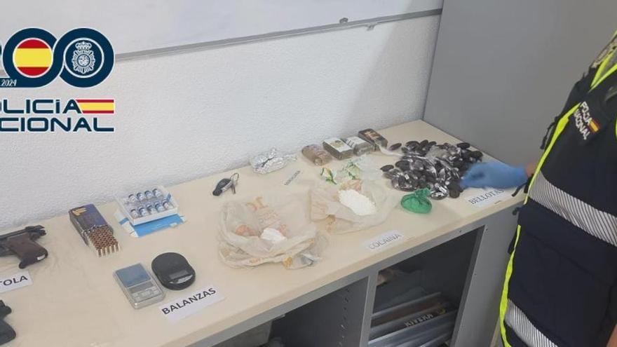 Detenida una pareja por vender droga desde un coche en Alicante