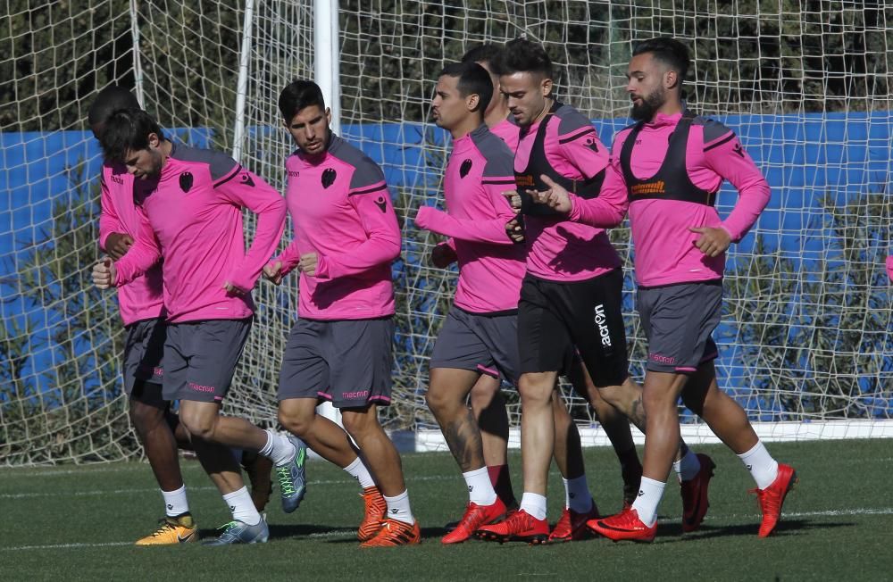 Coke ya entrena con el Levante UD