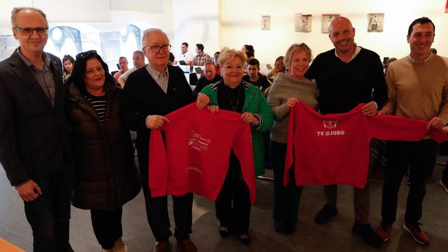 Asistentes, ayer, en el Valdecarzana a la presentación del proyecto «Te @judo». | MARA VILLAMUZA