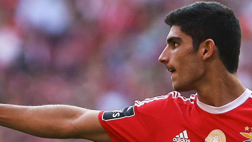 El Valencia CF da casi por fichado a Gonçalo Guedes