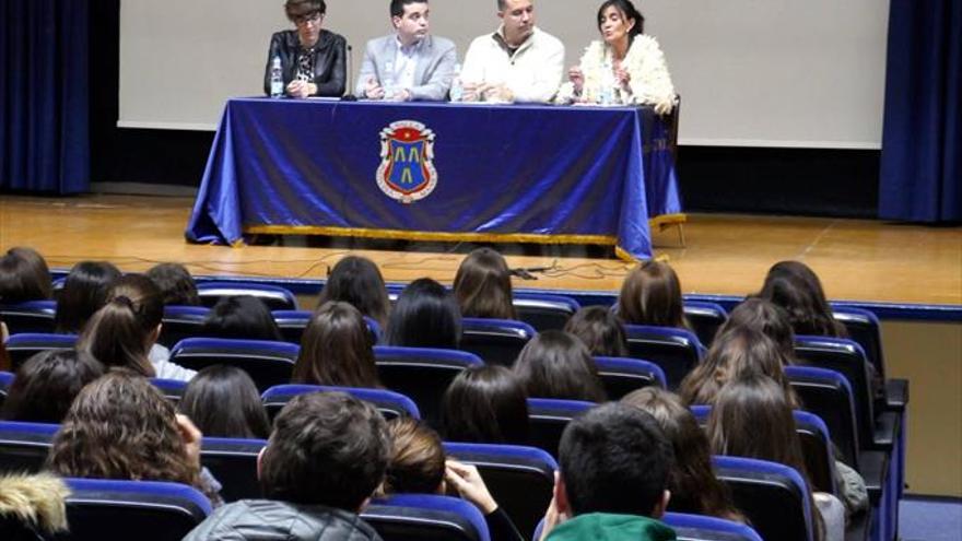 Los políticos se acercan a las aulas