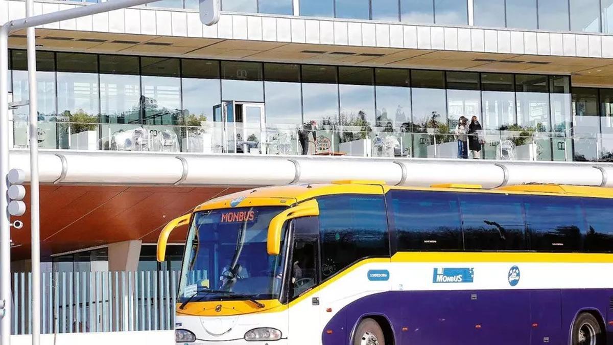 Autobús de Monbus en Santiago.