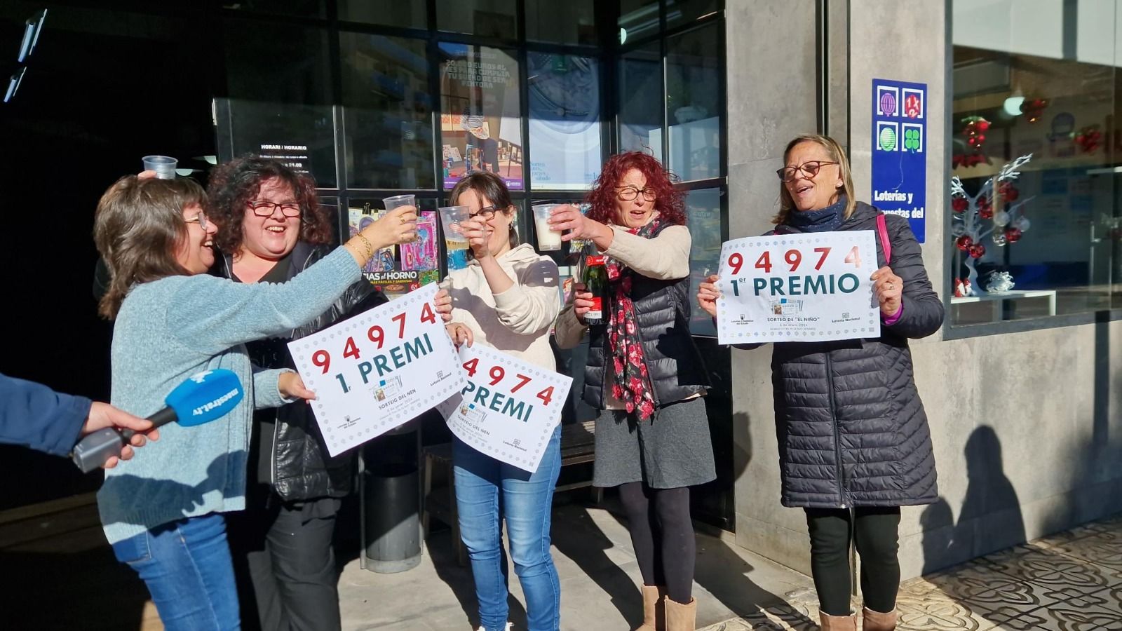 Las mejores imágenes: El primer premio de El Niño cae en Castelló y Vinaròs