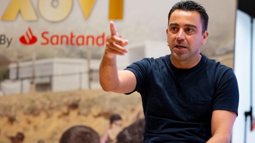 Xavi explicó la postura del Barça con el lateral derecho