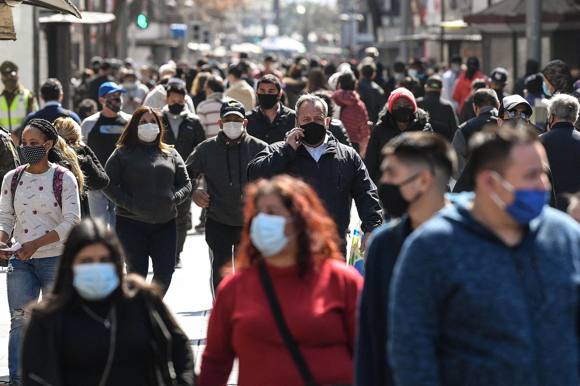 Personas con mascarilla