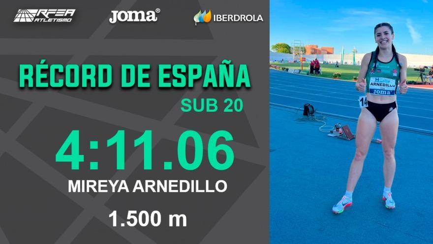 Mireya Arnedillo, en Huelva, junto a la marca de su récord.