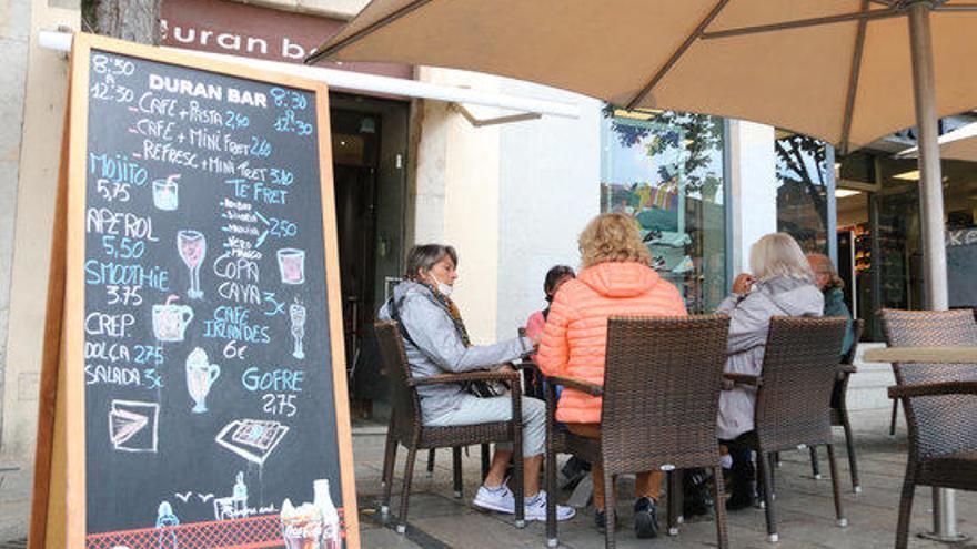 Es preveu en una primera fase obrir la restauració al 30%, tant a les terrasses com a l&#039;interior