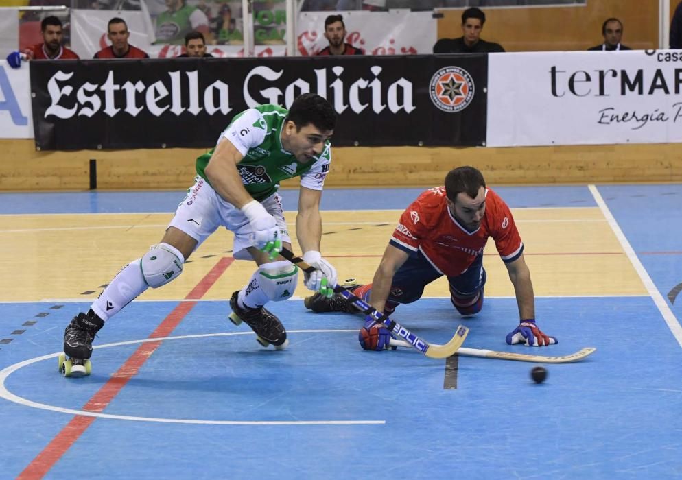 El Oliveirense supera al Deportivo Liceo en Riazor