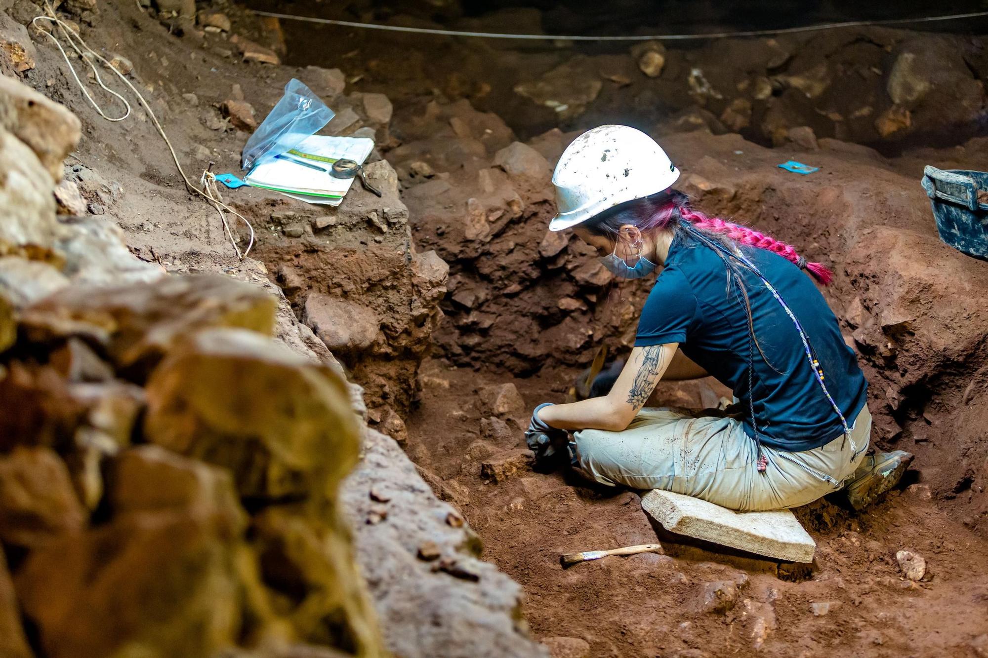 5.000 años enterrados en la Cova del Randero