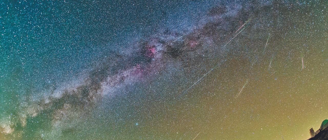 Una intensa lluvia de meteoros atraviesa el Parque Nacional desde el Observatorio hasta el Teide | | M. R  ALARCÓN / D. PADRÓN (IAC)