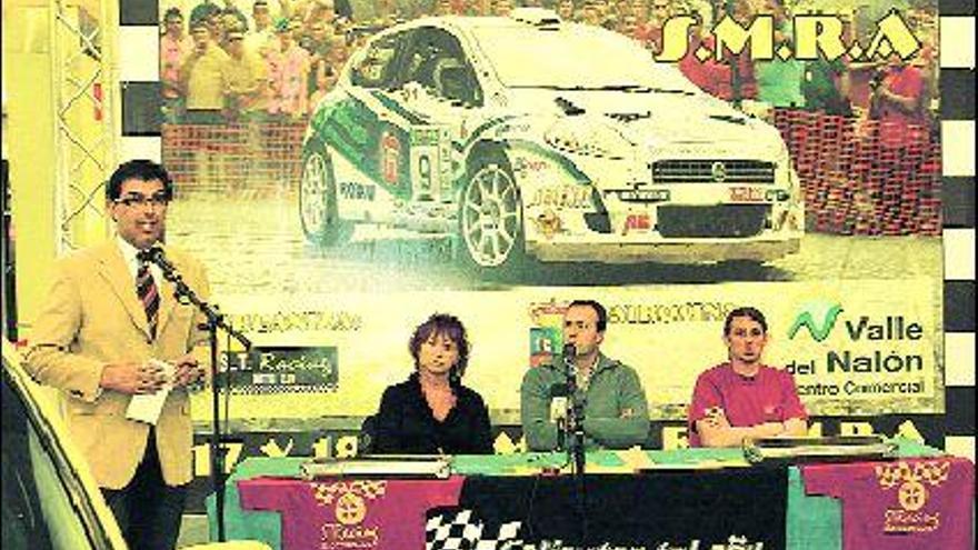 Presentación del I Rally Sprint de San Martín en el centro comercial Valle del Nalón.