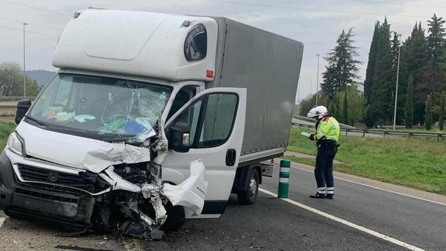 El camió accidentat