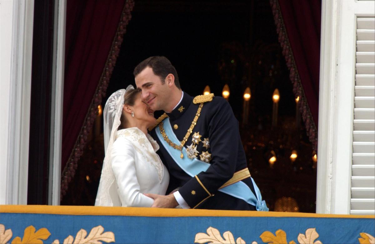 El beso de boda de Letizia y Felipe hace 19 años