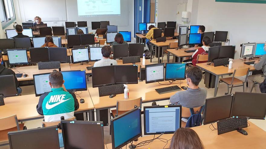 La falta de profesores de FP para cubrir bajas deja a los alumnos sin clase durante semanas