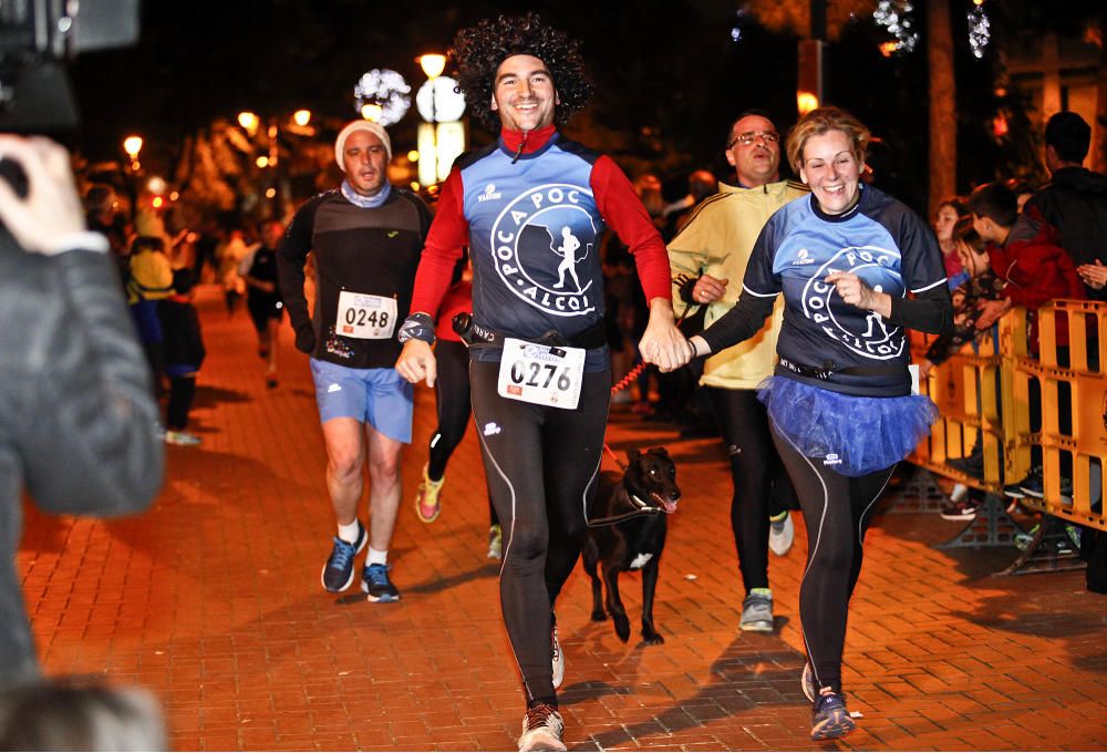 Más de 600 personas participan en la San Silvestre