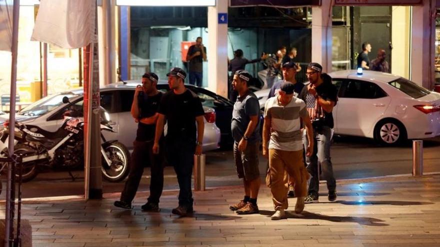 Un muerto y ocho heridos en un ataque contra un mercado de Tel Aviv