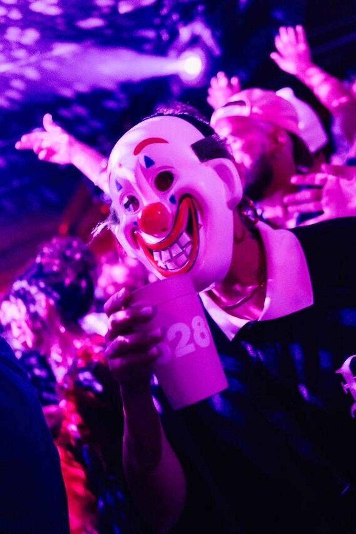 528 Ibiza celebra ‘The Haunted Ballroom’, una nueva edición de Pikes Presents Halloween.