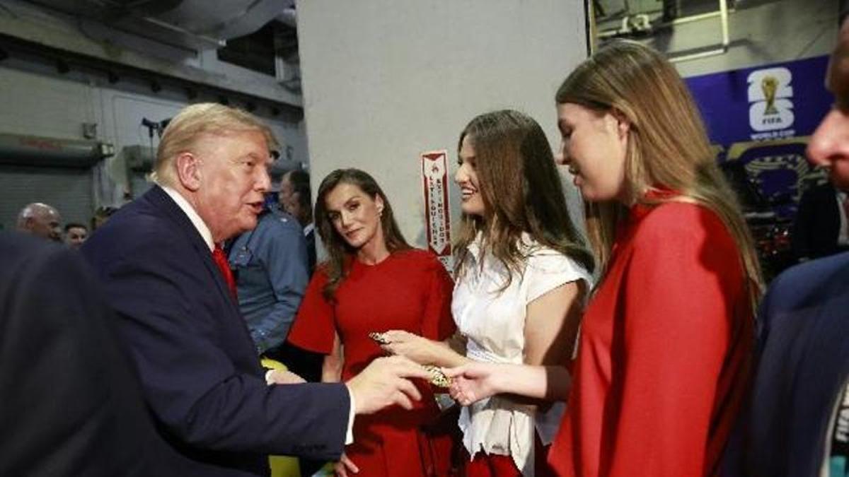 Este es el curioso intercambio entre Felipe VI y Donald Trump en el palco del Mundial