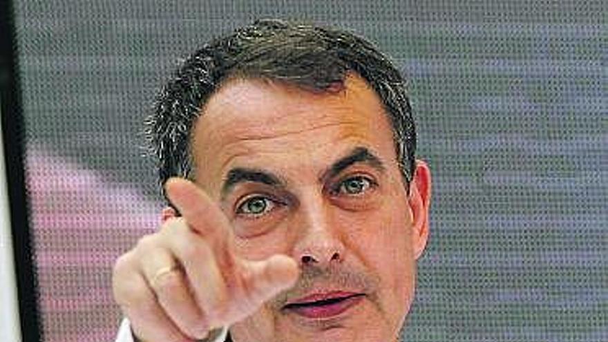 Zapatero, ayer, durante su intervención en el mitin del PSOE en Elche.