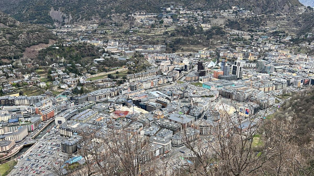 Vista panorámica de una parte de Andorra la Vella y Escaldes-Engordany