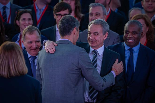 Zapatero pidió cambiar vuelos para no coincidir con Nogueras en su primera cita con Puigdemont: "Viaje gafado"