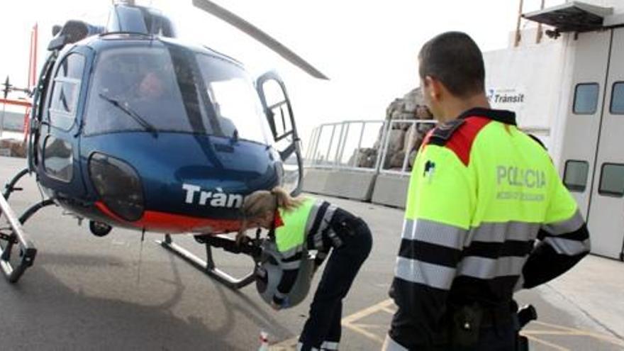 L&#039;helicòpter de Trànsit intensificarà els controls contra el mòbil al volant