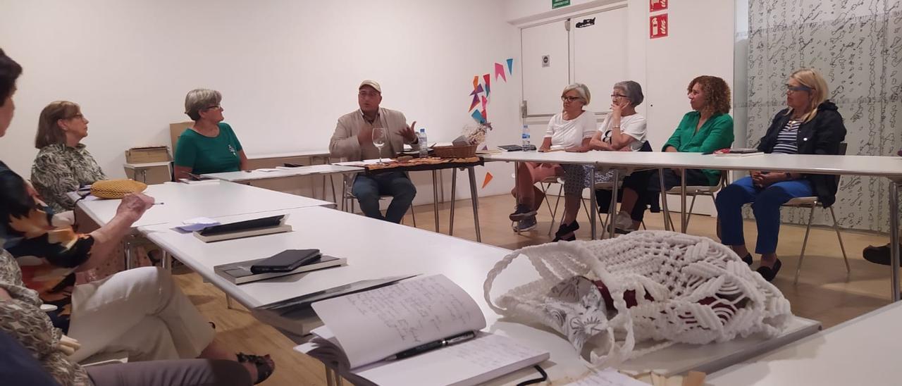 Una reunión del club de lectura de Santa Cruz de Tenerife.