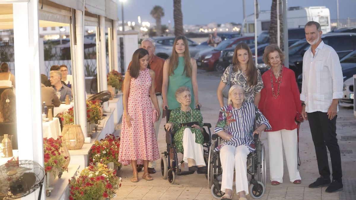 La Familia Real, de cena en el Portitxol el pasado verano