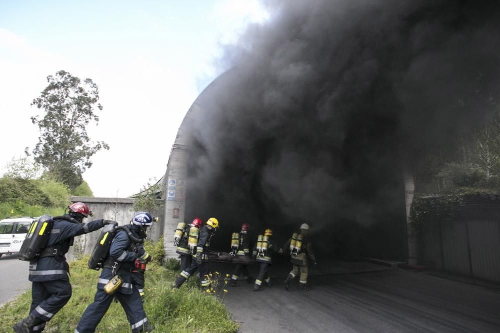 El túnel de San Pedro, en Anes, acoge pruebas de extinción de incendios