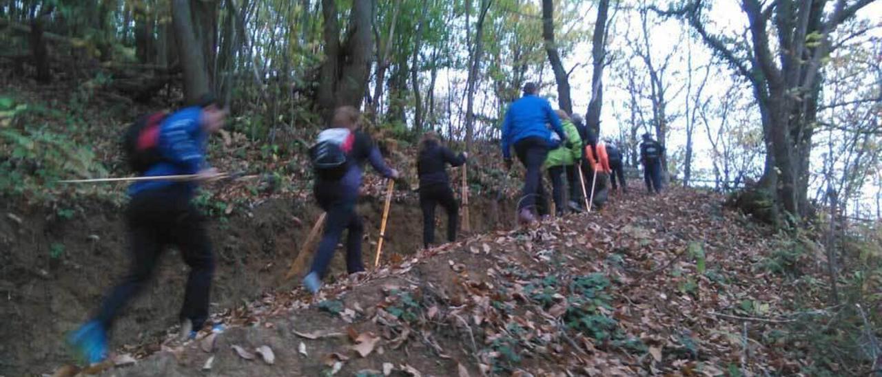 Los alumnos, en un instante de la ruta realizada.