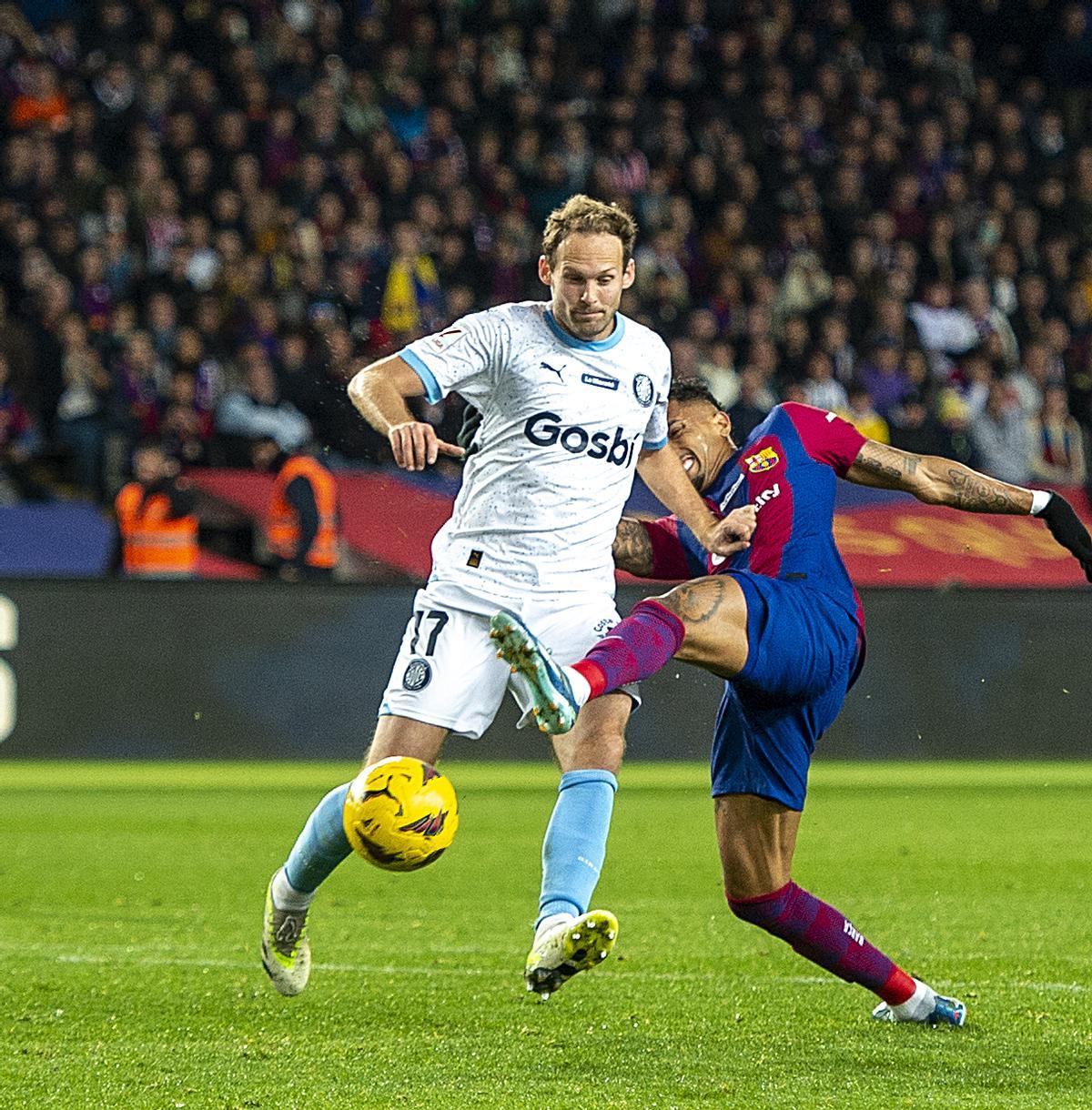 El Girona asalta al campeón para ser el líder de la Liga