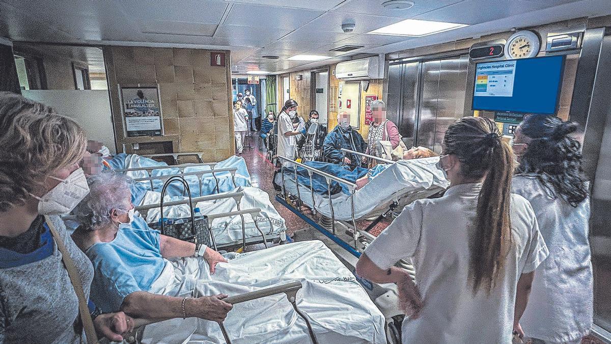 La mascareta torna a ser obligatoria als hospitals, CAP i sociosanitaris de Catalunya.