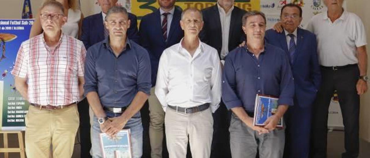 Representantes del Cotif, la diputación y el fútbol valenciano en la presentación de ayer.