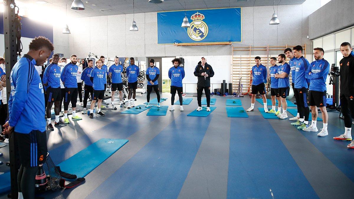 El Real Madrid guarda un minuto de silencio por Gento antes del entrenamiento